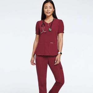 JAANUU wine womens scrub set- small